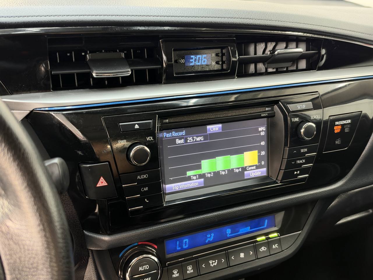 Used 2016 Toyota Corolla S FWD image 23
