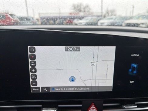 Used 2023 Hyundai Elantra SEL w/ Convenience Package image 15