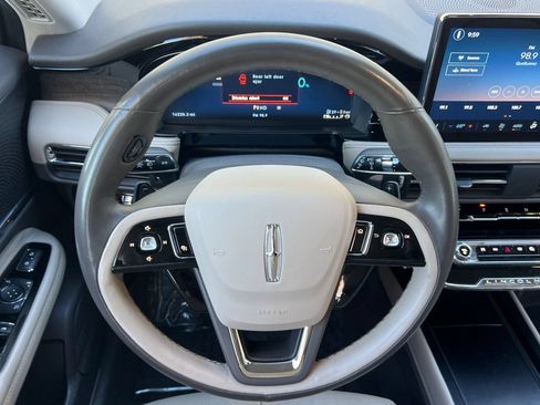 Certified 2024 Lincoln Corsair Grand Touring AWD/4WD image 12