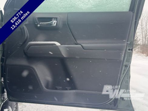 Used 2022 Toyota Tacoma TRD Off-Road w/ Technology Package image 11