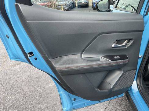 Used 2025 Nissan Kicks SR image 21