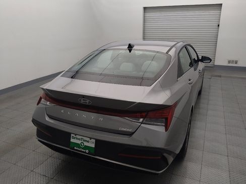 Used 2025 Hyundai Elantra Limited FWD image 7