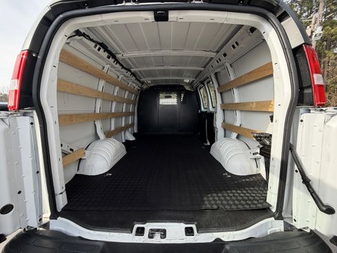 Used 2024 Chevrolet Express 2500 w/ Driver Convenience Package image 4