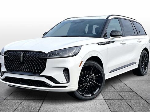 New 2026 Lincoln Aviator Reserve image 2