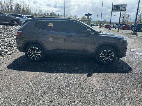 Used 2022 Jeep Compass Limited w/ Sun and Sound Group AWD/4WD image 3