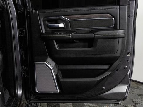Used 2025 RAM 3500 Laramie AWD/4WD image 36
