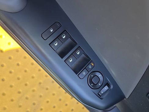 Used 2025 Kia K4 FWD image 11
