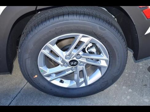 Used 2025 Hyundai Tucson SE FWD image 18