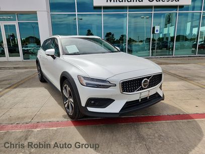 Used 2025 Volvo V60 B5 Cross Country Plus