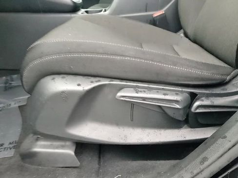 Used 2023 Honda CR-V LX image 15