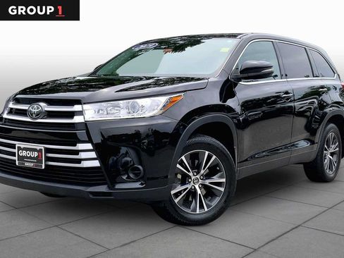 Used 2019 Toyota Highlander LE AWD/4WD image 1