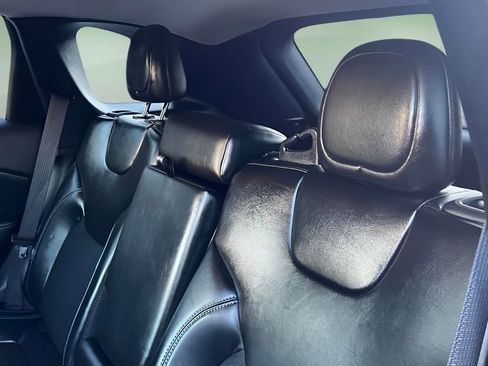 Used 2019 Jeep Cherokee Latitude Plus w/ Cold Weather Group image 26