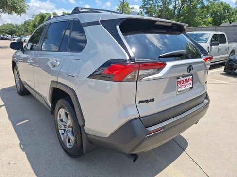 Used 2024 Toyota RAV4 XLE w/ Convenience Package FWD image 4