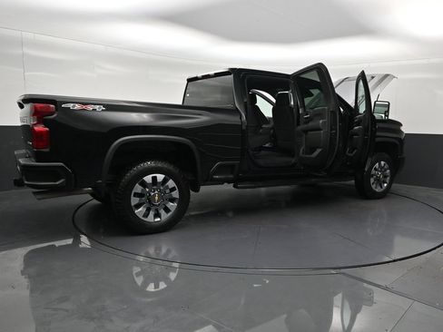 Used 2025 Chevrolet Silverado 2500 Custom w/ Custom Value Package AWD/4WD image 32