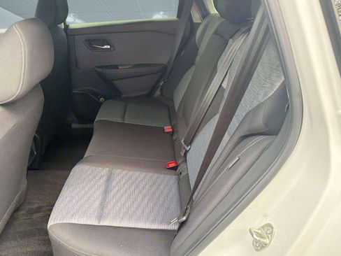 Used 2023 Nissan Rogue SV image 15