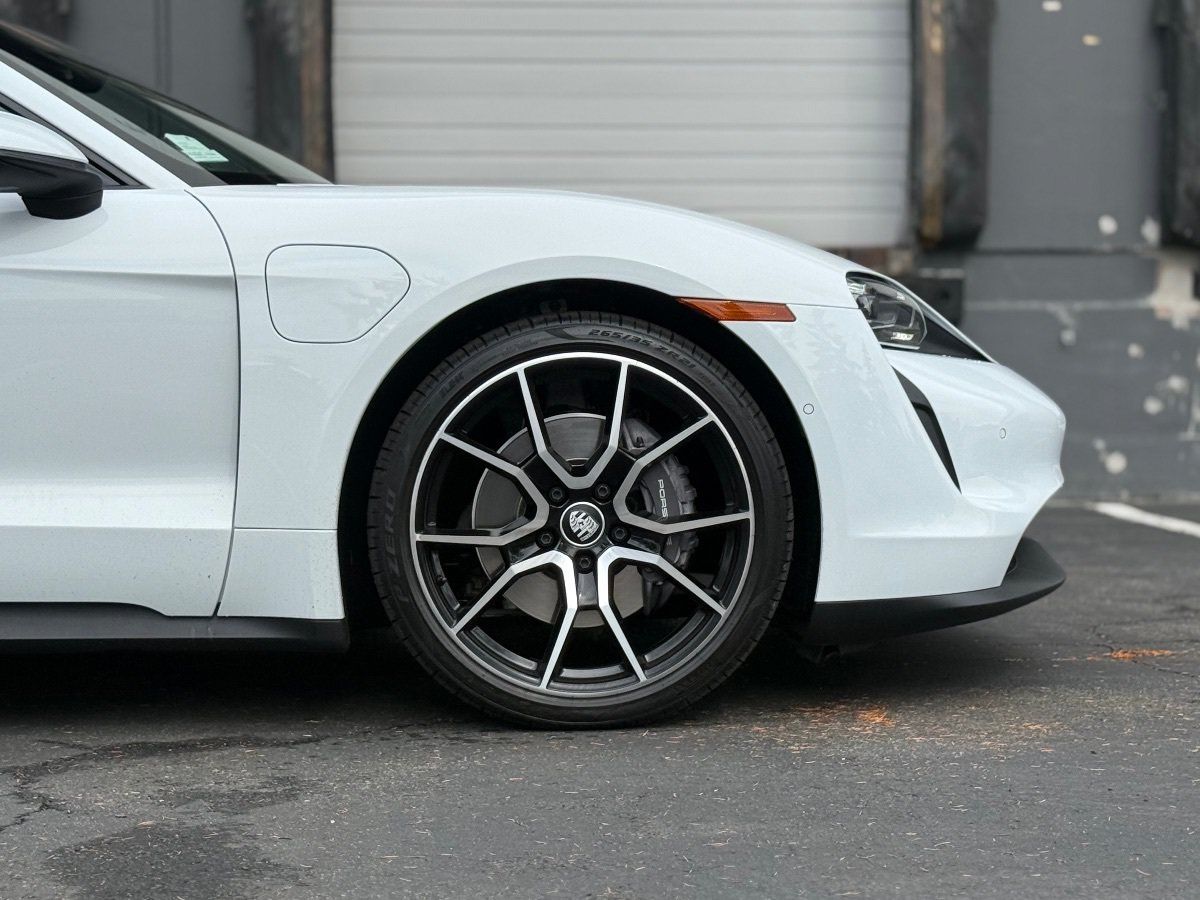 Used 2023 Porsche Taycan RWD image 9