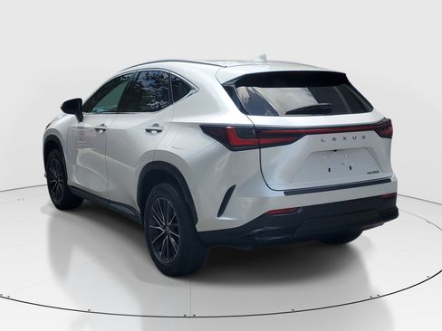Used 2024 Lexus NX 250 FWD w/ Towing Package (2000 Lbs) image 5