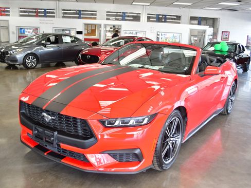 Used 2024 Ford Mustang Premium image 10