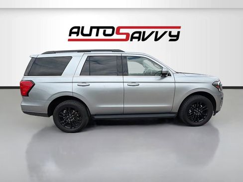 Used 2024 Ford Expedition XLT RWD image 8