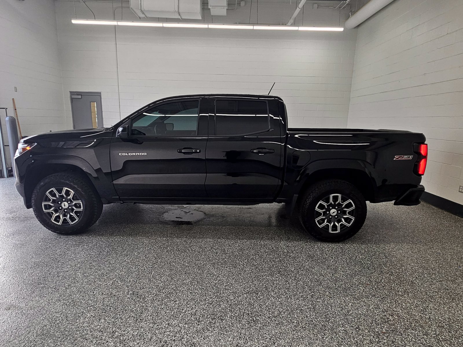 Used 2026 Chevrolet Colorado Z71 w/ Z71 Convenience Package 2 AWD/4WD image 2