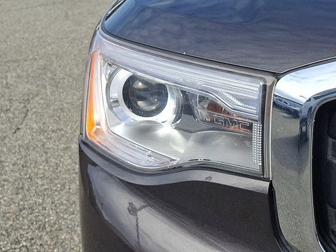 Certified 2018 GMC Acadia SLE image 9