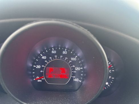 Used 2017 Kia Soul + image 11