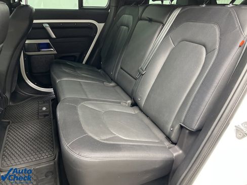 Used 2023 Land Rover Defender 110 X-Dynamic SE image 11