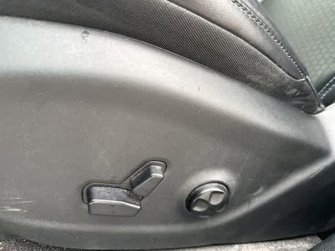 Used 2019 Jeep Cherokee Latitude Plus image 13