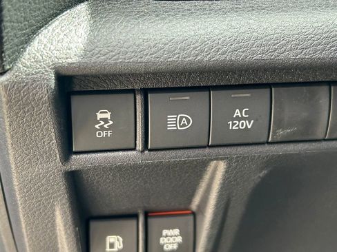 Used 2025 Toyota Sienna XLE Woodland Edition image 30