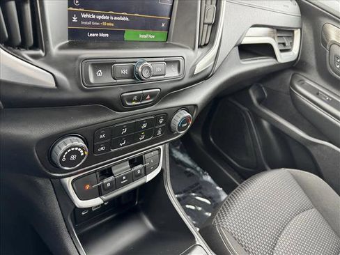 Used 2024 GMC Terrain SLE image 16