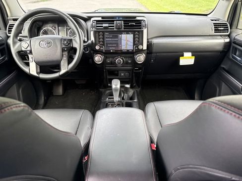 Used 2022 Toyota 4Runner TRD Off-Road Premium AWD/4WD image 18