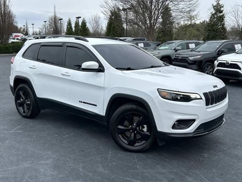 Used 2021 Jeep Cherokee Latitude Plus AWD/4WD image 2