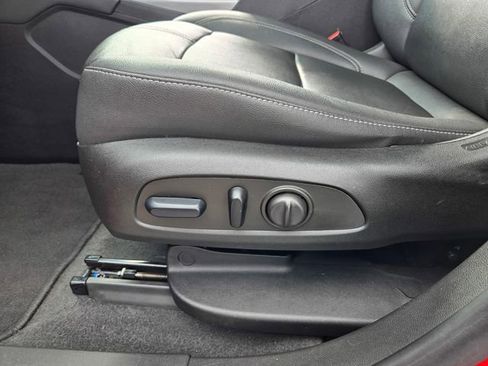 Used 2023 Chevrolet Blazer LT image 18