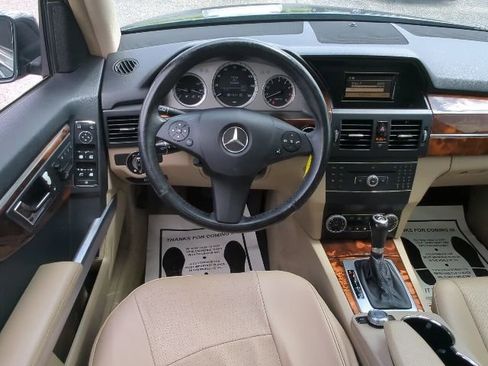 Used 2010 Mercedes-Benz GLK 350 4MATIC image 7