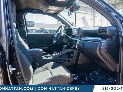 Used 2025 Toyota 4Runner SR5 AWD/4WD image 23