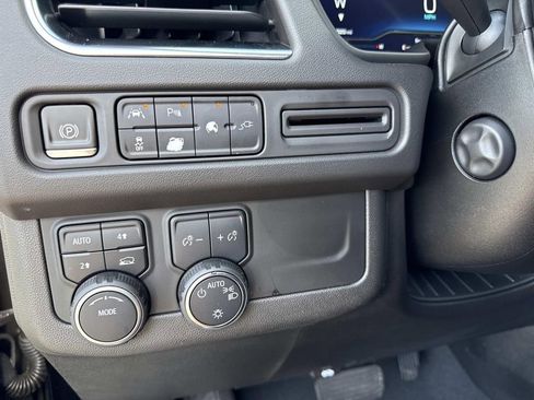 Used 2022 Chevrolet Tahoe RST w/ Luxury Package image 32