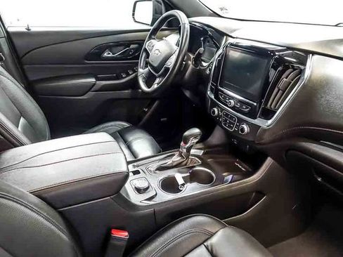 Used 2023 Chevrolet Traverse RS AWD/4WD image 39
