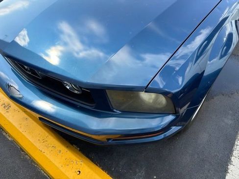 Used 2009 Ford Mustang Premium RWD image 4