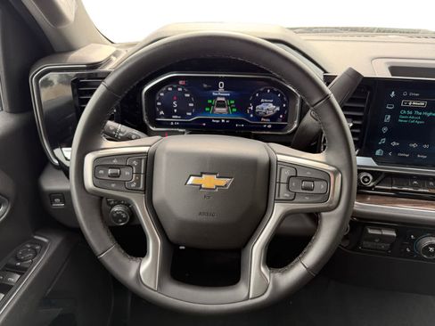 Used 2025 Chevrolet Silverado 1500 LT image 13