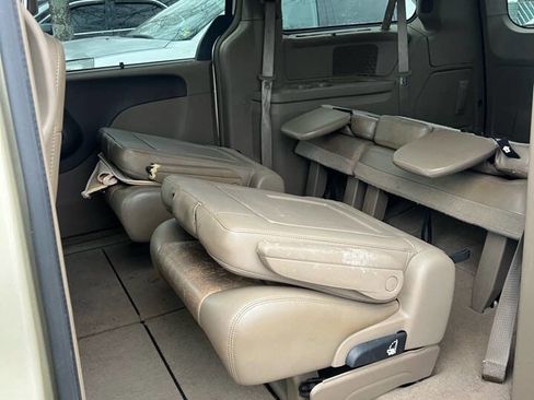 Used 2012 Chrysler Town & Country Touring-L w/ Entertainment Group #2 image 19