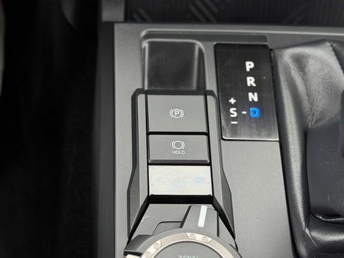 Certified 2024 Toyota Tacoma SR5 image 17