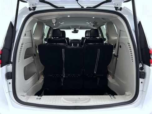 Used 2022 Chrysler Pacifica Touring-L FWD image 20