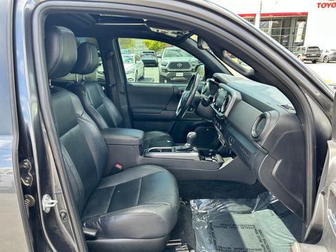 Certified 2021 Toyota Tacoma TRD Off-Road w/ TRD Premium Off Road Package image 29