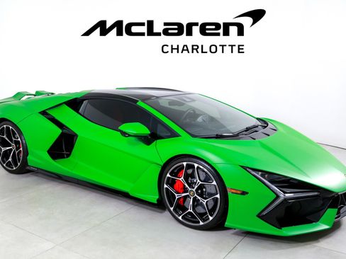 Used 2024 Lamborghini Revuelto image 2