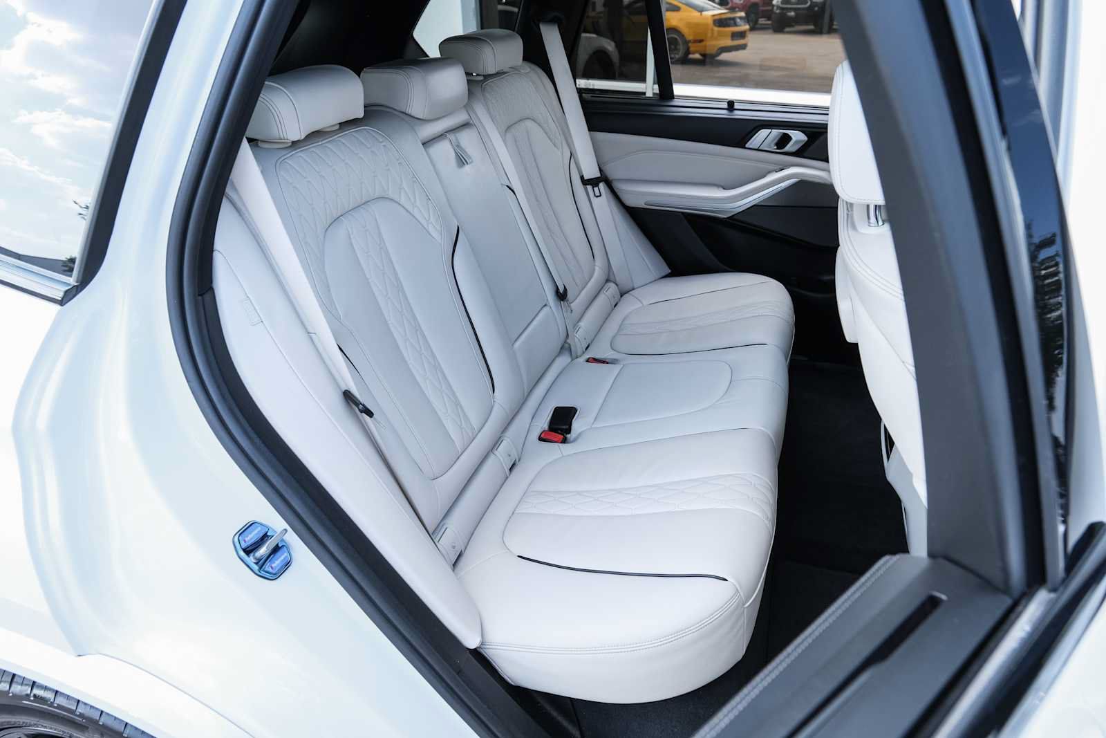 Used 2019 BMW X5 xDrive40i w/ M Sport Package AWD/4WD image 32