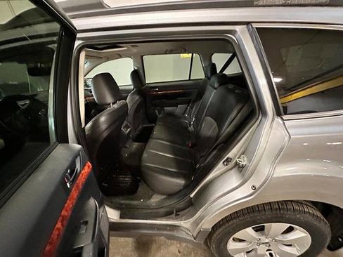 Used 2011 Subaru Outback 2.5i Limited w/ PWR Moonroof Pkg AWD/4WD image 23