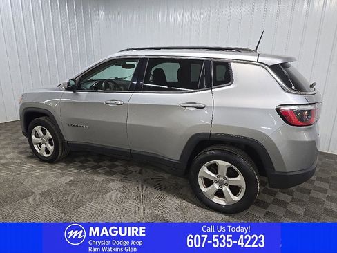 Used 2018 Jeep Compass Latitude w/ Cold Weather Group AWD/4WD image 5