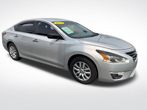 Used 2013 Nissan Altima 2.5 S FWD image 7