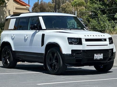 Certified 2025 Land Rover Defender 110 X-Dynamic SE AWD/4WD image 7