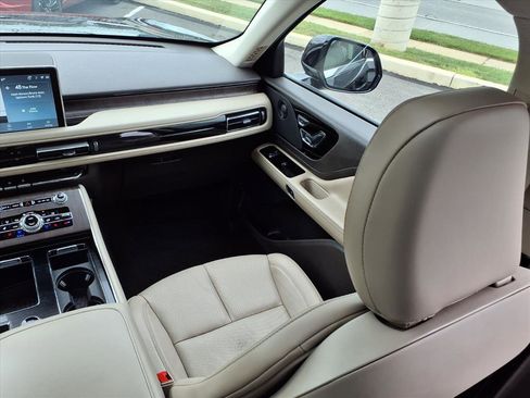 Used 2021 Lincoln Aviator Reserve w/ Equipment Group 201A image 17